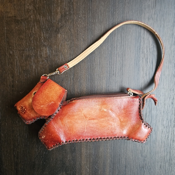 Red Leather Dachshund-Shaped Handbag - Picture 2 of 3